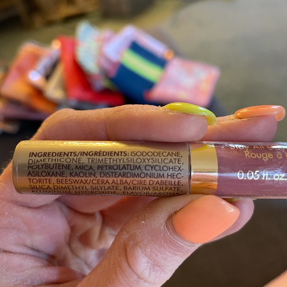 Set of 2 lipstick minis and one lipliner duo (new) - Picture 2 of 12